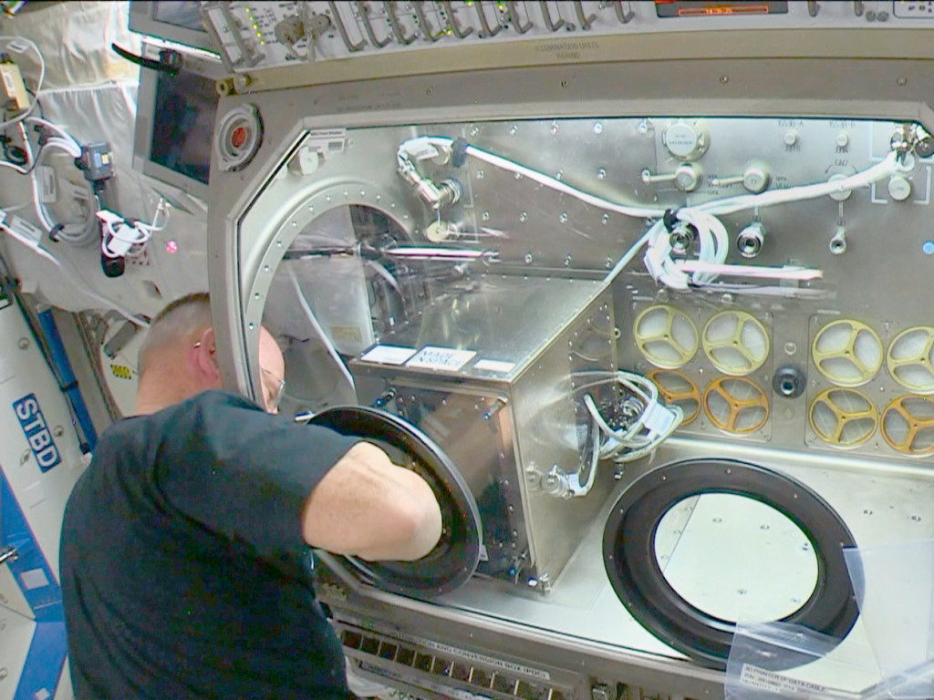 World's First Zero Gravity 3D Printer in Space
